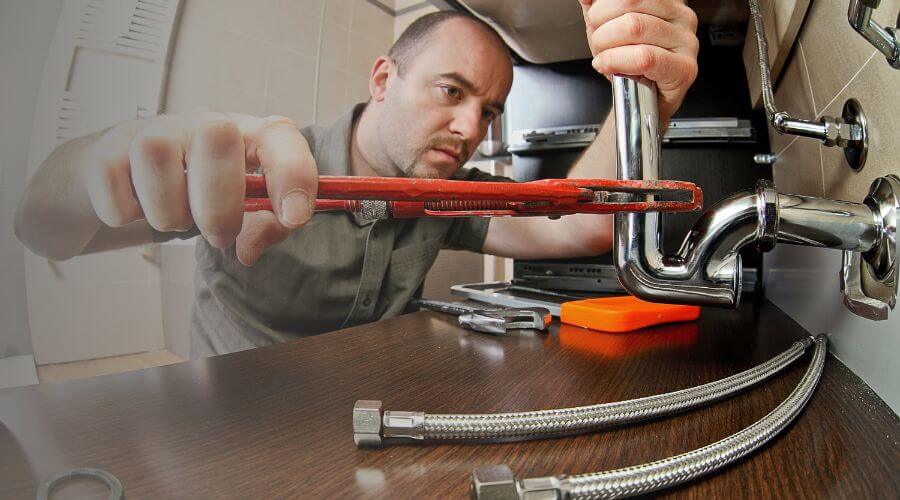 Expert burst pipe repair services in Clinton, MT